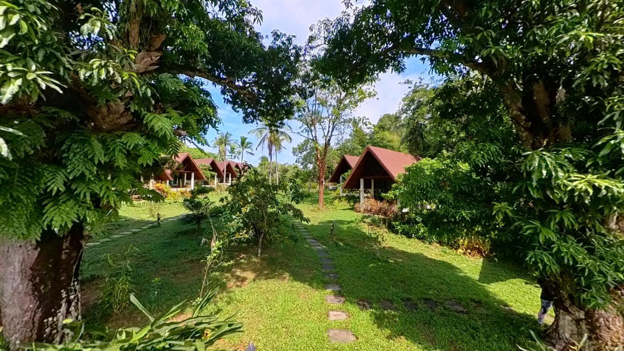 Phayamas Private Beach Resort And Island Brew - Adults Only Koh Phayam Bagian luar foto
