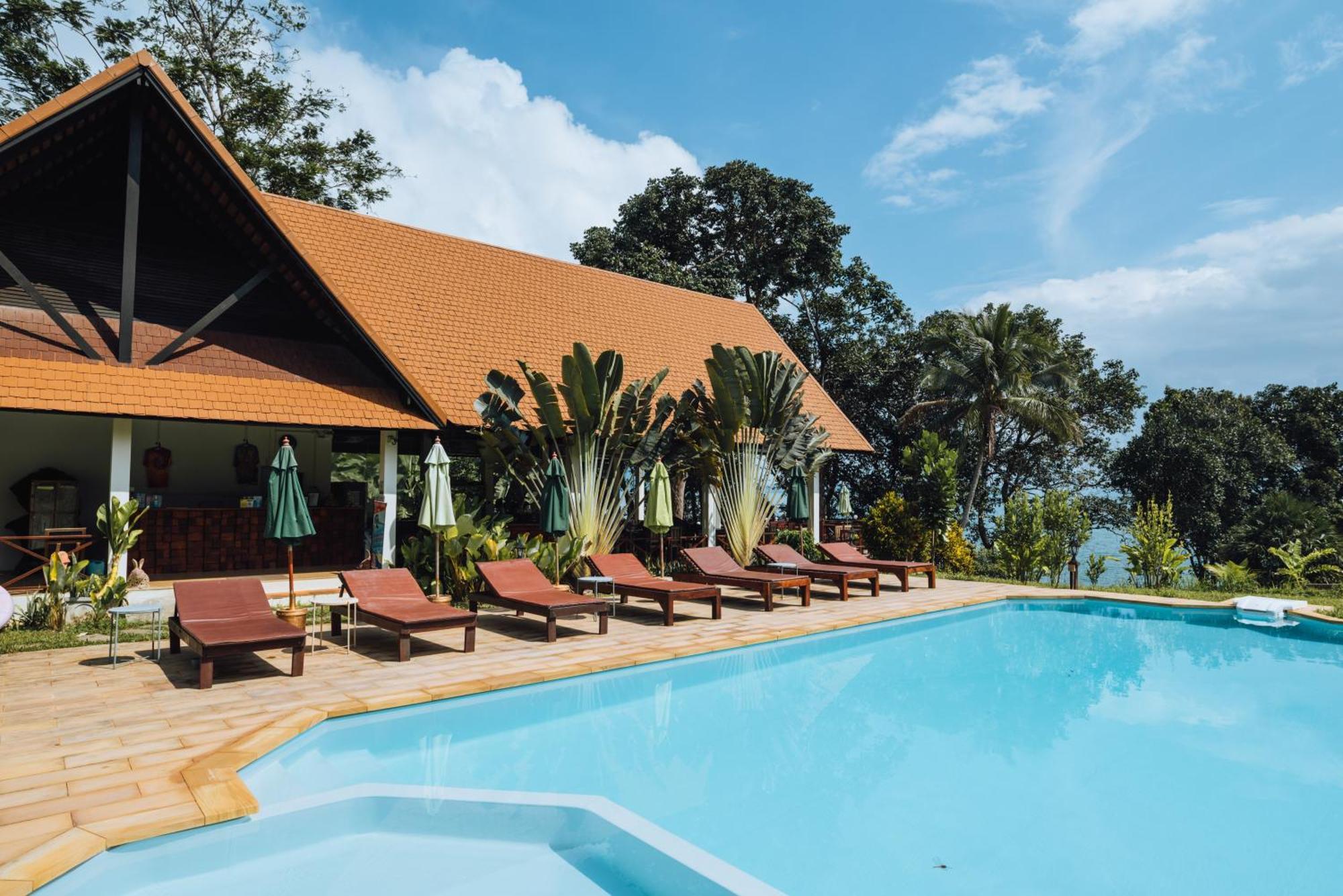 Phayamas Private Beach Resort And Island Brew - Adults Only Koh Phayam Bagian luar foto
