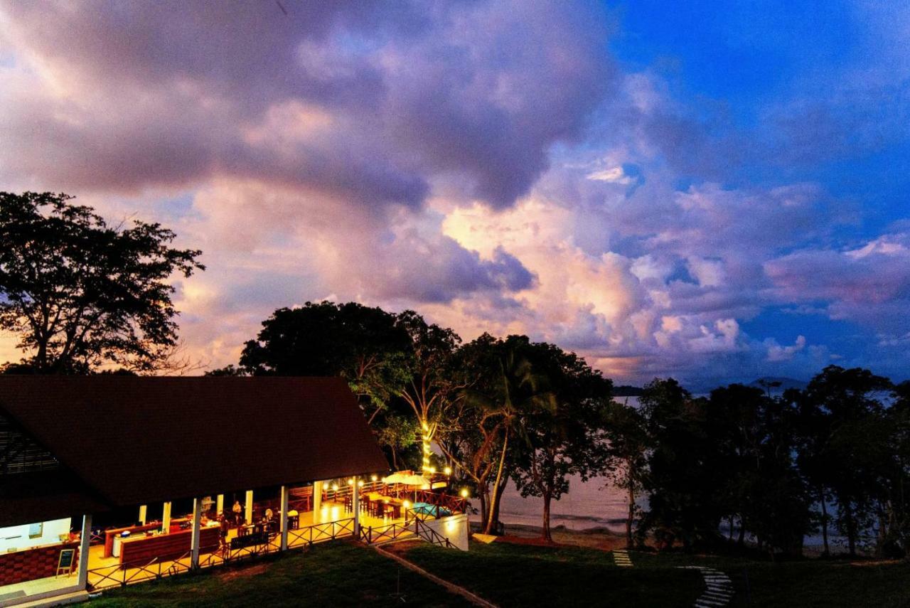Phayamas Private Beach Resort And Island Brew - Adults Only Koh Phayam Bagian luar foto